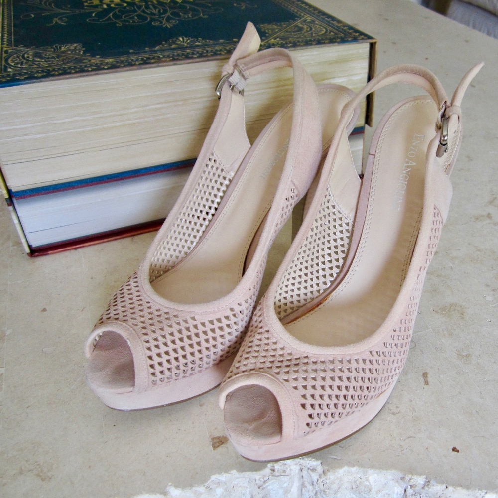 Blush Suede Cut Out Peep Toe Platform heel size 8